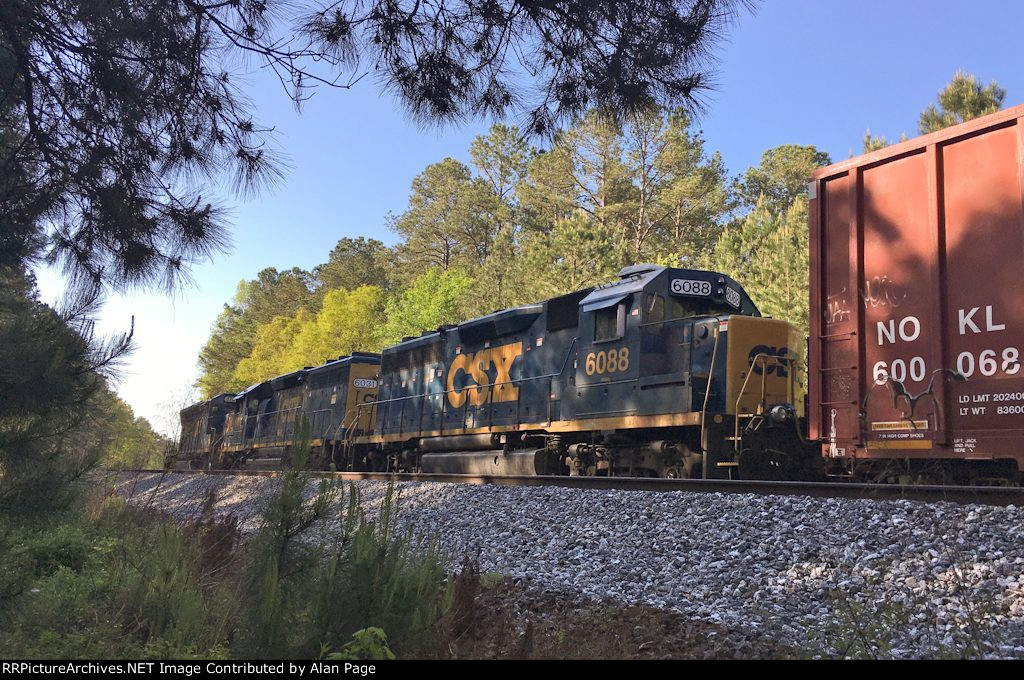 CSX 6088, 6031, and 1701 lay over